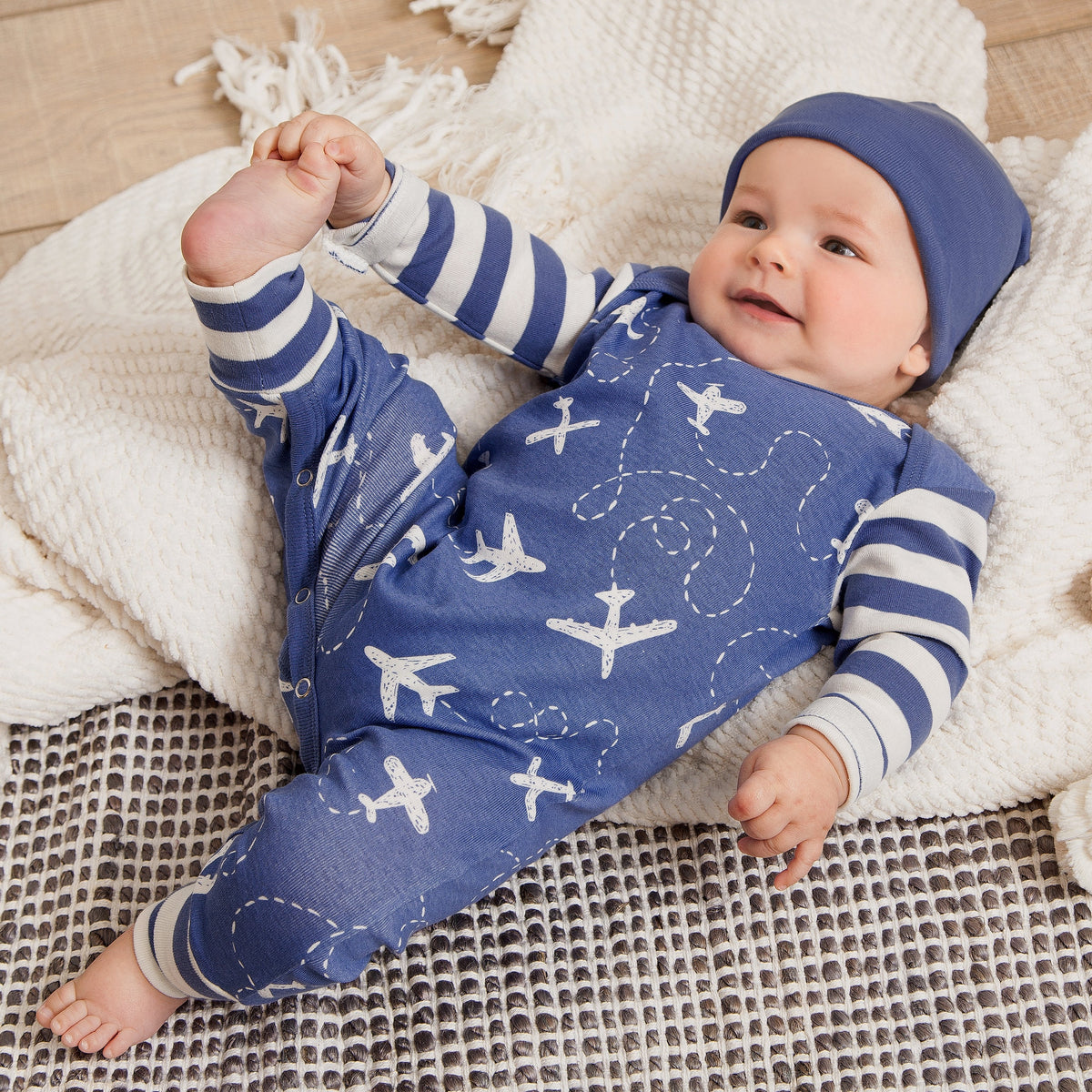 Tesa Babe Baby Boy Gift Sets 2-Pc Gift Set Airplanes Romper & Hat Outfit
